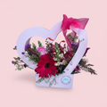 Corazón floral fondo rosa pálido completo