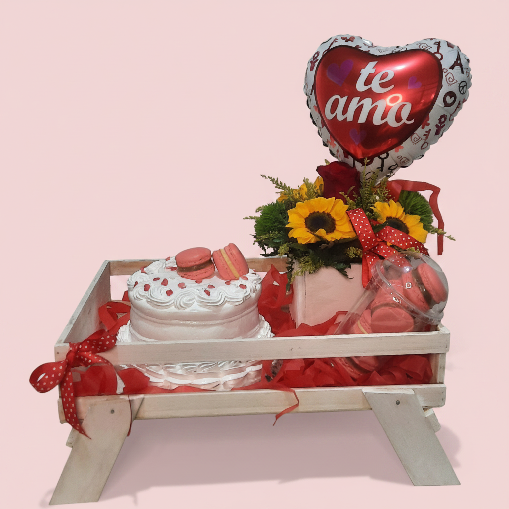 Dulce Romance - Bandeja con pastel de corazón, macarons sin gluten, girasoles y globo Te Amo